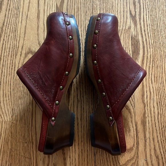 Frye Burgundy Clara Campus Leather Clogs with Studded Accents - Picture 2 of 9